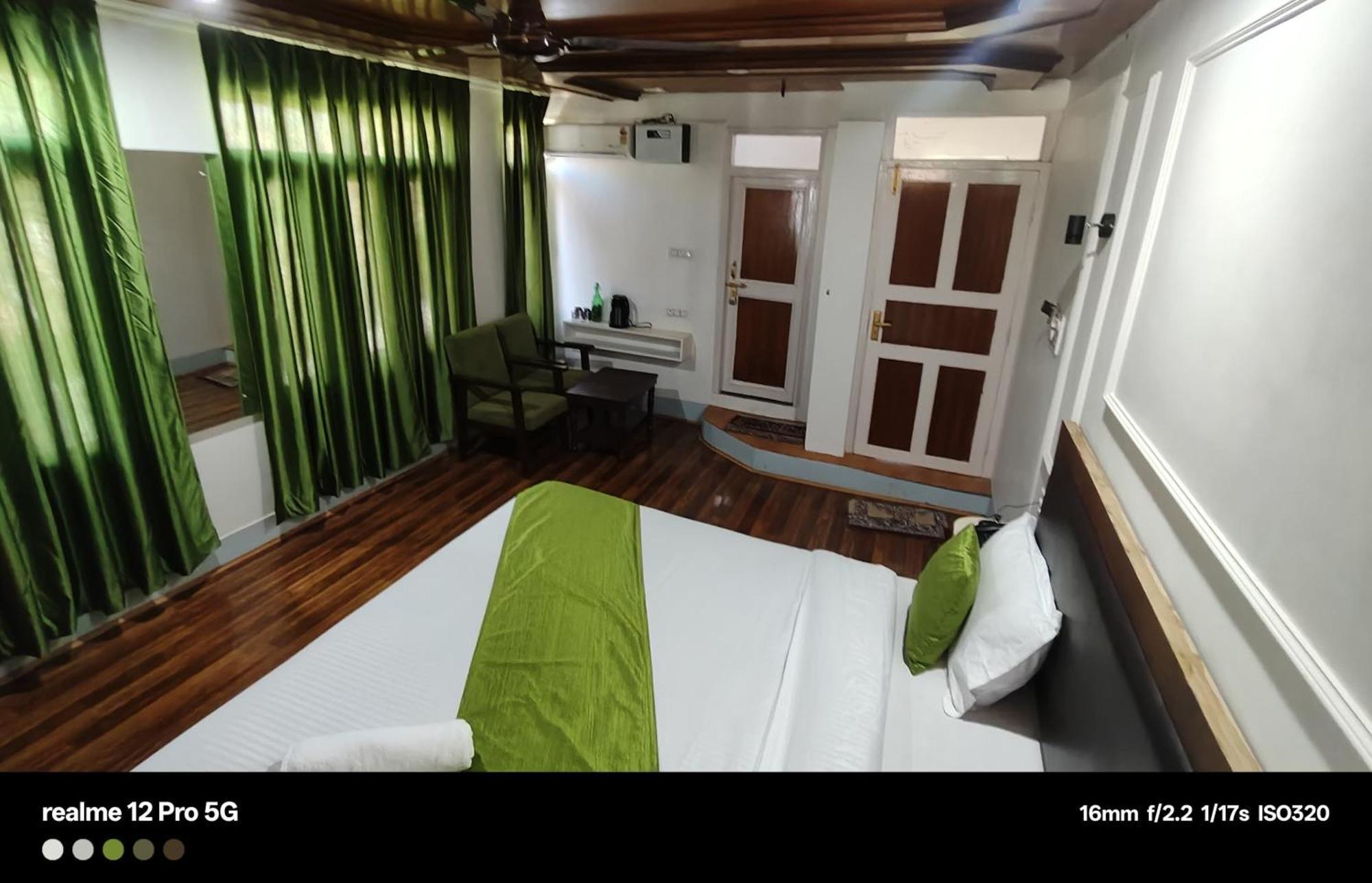 King Umar Palace Jamb ภายนอก รูปภาพ
